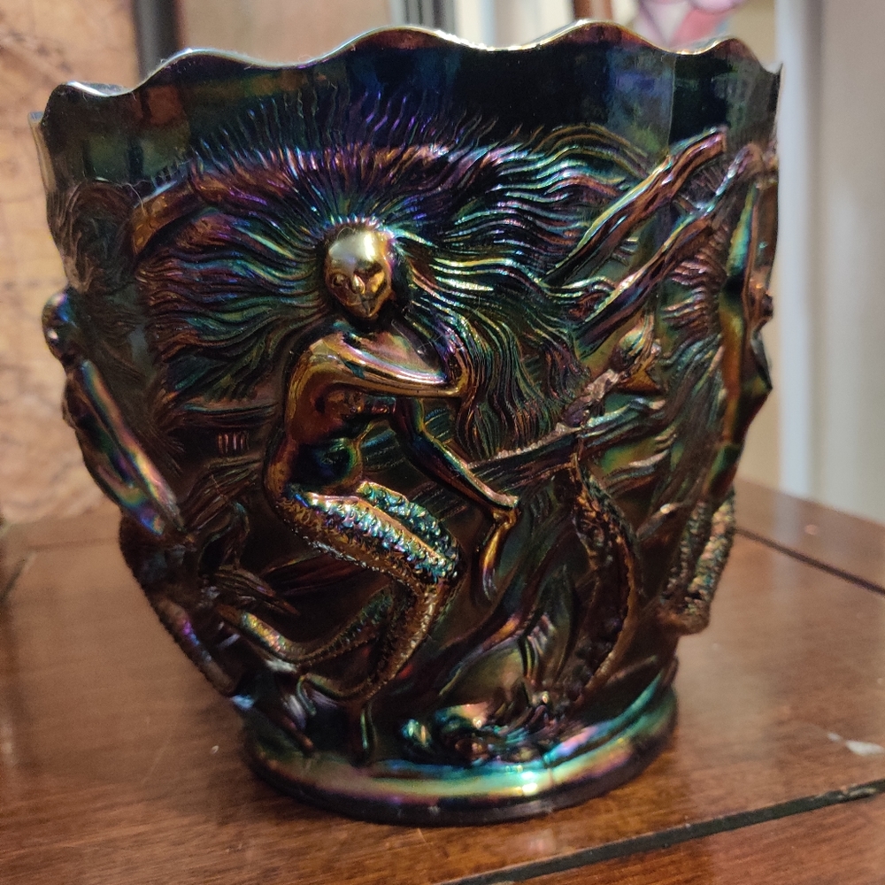 Fenton Amethyst Iridescent Mermaid Bucket